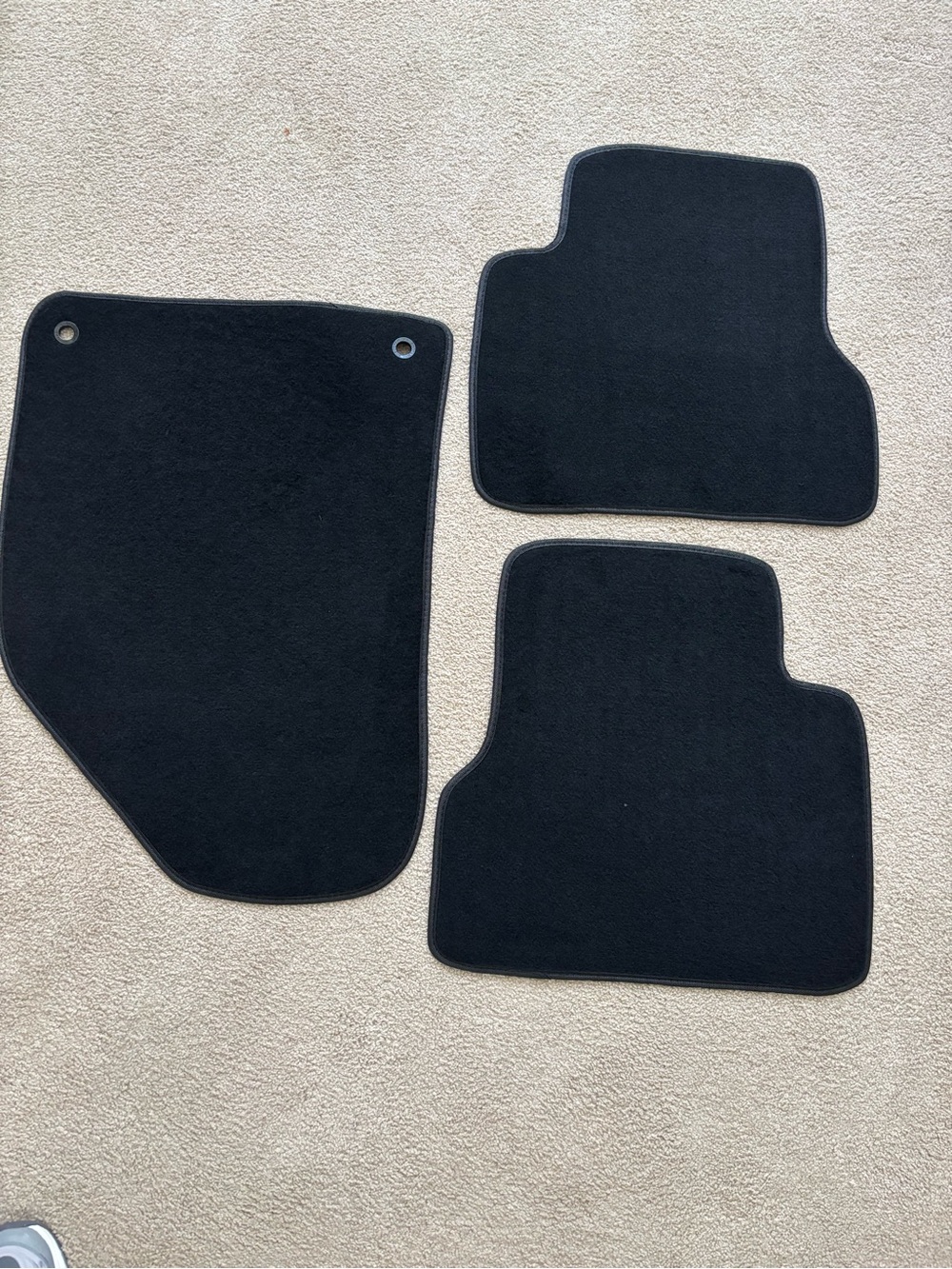 3 Carpet Floor Mats for Jeep Cherokee